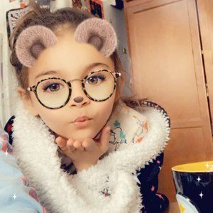 Meet your Posher, Monica